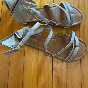 Gray size 9 gladiator sandals